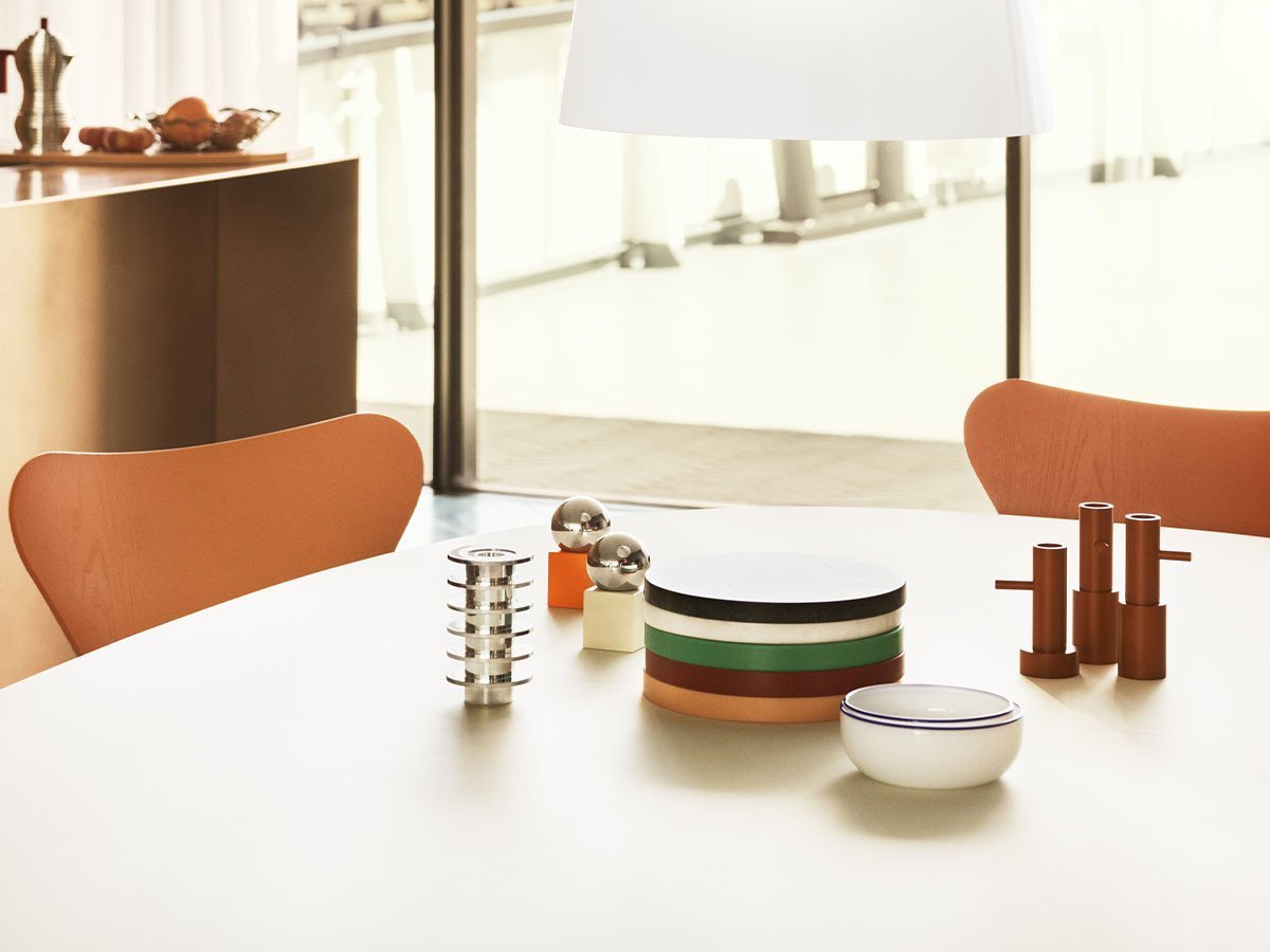 【フリッツ ハンセン/FRITZ HANSEN / GOODS】のSERIES 7 / セブンチェア 3107 インテリア・キッズ・メンズ・レディースファッション・服の通販 founy(ファウニー) 　ウッド　Wooden Design　クラシック　Classic, Timeless Style　シェイプ　Shape, Slim Fit　シルク　Silk, 100% Silk　フォルム　Silhouette, Form　送料無料　Free Shipping　おすすめ　Recommended / Our Picks　ホーム・キャンプ・アウトドア・お取り寄せ　Home Living / Home & Lifestyle / Camping Gear / Outdoor Camping　家具・インテリア　Home Furniture & Interior. Stylish & Functional Living Spaces　チェア・椅子　Seating & Chairs　ダイニングチェア・木製チェア　Dining Chairs　参考イメージ|ID: prp329100000004638 ipo3291000000037063351