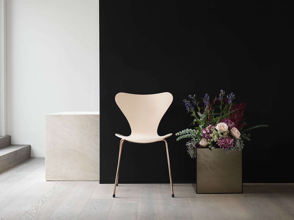 【フリッツ ハンセン/FRITZ HANSEN / GOODS】のSERIES 7 / セブンチェア 3107 インテリア・キッズ・メンズ・レディースファッション・服の通販 founy(ファウニー) 　ウッド　Wooden Design　クラシック　Classic, Timeless Style　シェイプ　Shape, Slim Fit　シルク　Silk, 100% Silk　フォルム　Silhouette, Form　送料無料　Free Shipping　おすすめ　Recommended / Our Picks　ホーム・キャンプ・アウトドア・お取り寄せ　Home Living / Home & Lifestyle / Camping Gear / Outdoor Camping　家具・インテリア　Home Furniture & Interior. Stylish & Functional Living Spaces　チェア・椅子　Seating & Chairs　ダイニングチェア・木製チェア　Dining Chairs　参考イメージ|ID: prp329100000004638 ipo3291000000037063364