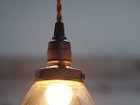 【フライミー ファクトリー/FLYMEe Factory / GOODS】のCUSTOM SERIES Brass Pendant Light × Stained Glass Checker / カスタムシリーズ 真鍮ペンダントライト(口金E17) × ステンドグラス(チェッカー) 人気、トレンドファッション・服の通販 founy(ファニー) 送料無料 Free Shipping イエロー Yellow オレンジ Orange ツイスト Twist ハンド Hand ホーム・キャンプ・アウトドア・お取り寄せ Home,Garden,Outdoor,Camping Gear 家具・インテリア Furniture ライト・照明 Lighting & Light Fixtures ペンダントライト Pendant Light thumbnail 本体上部に設けられたスリットからほのかに光が漏れます。|ID: prp329100000004690 ipo3291000000031686616