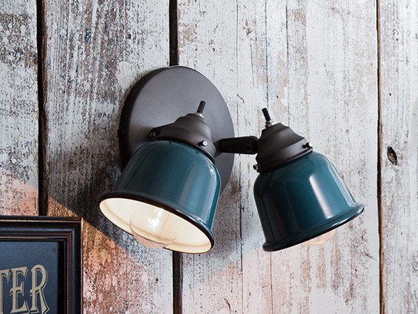 【フライミー ファクトリー/FLYMEe Factory / GOODS】のCUSTOM SERIES 2 Classic Wall Lamp × Petit Steel / カスタムシリーズ 2灯クラシックウォールランプ × スチール(プチ) インテリア・キッズ・メンズ・レディースファッション・服の通販 founy(ファニー) 　クラシカル　Classical, Vintage-Inspired　クラシック　Classic, Timeless Style　シンプル　Simple, Minimal　デスク　Desk, Work Desk　送料無料　Free Shipping　ホーム・キャンプ・アウトドア・お取り寄せ　Home Living / Home & Lifestyle / Camping Gear / Outdoor Camping　家具・インテリア　Home Furniture & Interior. Stylish & Functional Living Spaces　ライト・照明　Lamps & Lighting Fixtures　器具本体:ビンテージメタル、シェード:ディープグリーン|ID: prp329100000004949 ipo3291000000035341382