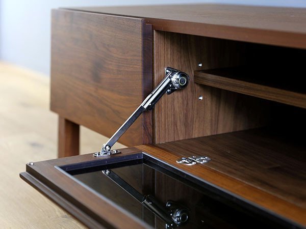 【フライミー ヴェール/FLYMEe vert / GOODS】のTV BOARD / テレビボード #106772 インテリア・キッズ・メンズ・レディースファッション・服の通販 founy(ファニー) ガラス Glass, Glassware フラップ Flap, Flap Pocket ベーシック Basic, Essential モダン Modern, Contemporary 送料無料 Free Shipping ホーム・キャンプ・アウトドア・お取り寄せ Home Living / Home & Lifestyle / Camping Gear / Outdoor Camping 家具・インテリア Home Furniture & Interior. Stylish & Functional Living Spaces テレビボード・テレビ台 TV Cabinets & Consoles テレビ台・TVボード Tv Board 扉にはスローダウンステーが装備され、開く際にパタンと落ちずゆっくり開きます。|ID: prp329100000004971 ipo3291000000036648586