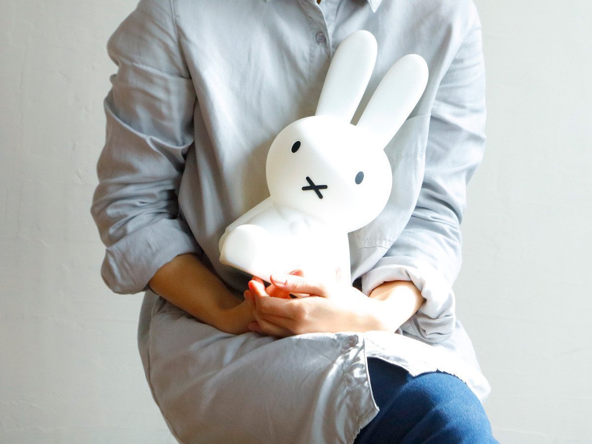 【ミスターマリア/Mr Maria / GOODS】のFIRST LIGHT miffy and friends Lion / ファーストライト ミッフィー & フレンズ ライオン インテリア・キッズ・メンズ・レディースファッション・服の通販 founy(ファウニー) 　アウトドア　Outdoor Clothing　キャラクター　Character, Licensed Characters　シリコン　Silicone, Silicone Material　テーブル　Table, Dining Table　人気　Popular, Best Seller　ベビー　Baby, Babywear　送料無料　Free Shipping　おすすめ　Recommended / Our Picks　ホーム・キャンプ・アウトドア・お取り寄せ　Home Living / Home & Lifestyle / Camping Gear / Outdoor Camping　家具・インテリア　Home Furniture & Interior. Stylish & Functional Living Spaces　ライト・照明　Lamps & Lighting Fixtures　ホーム・キャンプ・アウトドア・お取り寄せ　Home Living / Home & Lifestyle / Camping Gear / Outdoor Camping　家具・インテリア　Home Furniture & Interior. Stylish & Functional Living Spaces　キッズ家具　Children's Furniture & Storage　ぬいぐるみのようなサイズ感で、小さなお子様でも簡単に持つことができます。|ID: prp329100000005005 ipo3291000000037077929
