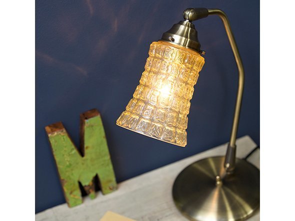 【フライミー ファクトリー/FLYMEe Factory / GOODS】のCUSTOM SERIES Classic Desk Lamp × Amaretto / カスタムシリーズ クラシックデスクランプ × アマレット インテリア・キッズ・メンズ・レディースファッション・服の通販 founy(ファニー) 　カッティング　Cutting Detail　クラシック　Classic, Timeless Style　スクエア　Square, Square Shape　デスク　Desk, Work Desk　パターン　Pattern, Design Print　人気　Popular, Best Seller　ホーム・キャンプ・アウトドア・お取り寄せ　Home Living / Home & Lifestyle / Camping Gear / Outdoor Camping　家具・インテリア　Home Furniture & Interior. Stylish & Functional Living Spaces　ライト・照明　Lamps & Lighting Fixtures　デスクライト・卓上照明　Desk Lamp / Table Lamp / Study Light　器具本体:ゴールド、シェード:アンバー|ID: prp329100000005013 ipo3291000000030235979