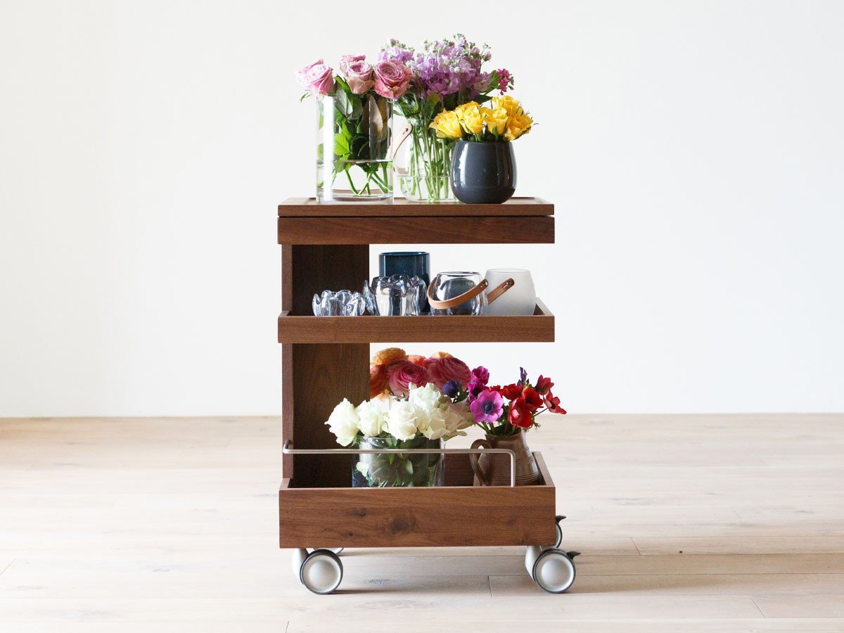 【ヒラシマ/HIRASHIMA / GOODS】のCARAMELLA Wagon 035 / カラメッラ ワゴン 035 インテリア・キッズ・メンズ・レディースファッション・服の通販 founy(ファニー) 　皿　Plate, Dish　テーブル　Table, Dining Table　デスク　Desk, Work Desk　フレーム　Frame, Outline　ホーム・キャンプ・アウトドア・お取り寄せ　Home Living / Home & Lifestyle / Camping Gear / Outdoor Camping　家具・インテリア　Home Furniture & Interior. Stylish & Functional Living Spaces　収納家具・キャビネット　Storage Furniture　チェストワゴン・移動式収納　Mobile Wagon　それぞれ深さが異なるトレーにディスプレイ感覚で日用品を置いておけば、空間演出と機能性を両立します。|ID: prp329100000005028 ipo3291000000036701002