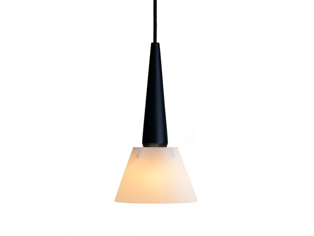 【フライミー ジャパン スタイル/FLYMEe Japan-Style / GOODS】のPendant Light / ペンダントライト #106745 インテリア・キッズ・メンズ・レディースファッション・服の通販 founy(ファウニー) 　送料無料　Free Shipping　おすすめ　Recommended / Our Picks　ウッド　Wooden Design　ガラス　Glass, Glassware　モダン　Modern, Contemporary　ホーム・キャンプ・アウトドア・お取り寄せ　Home Living / Home & Lifestyle / Camping Gear / Outdoor Camping　家具・インテリア　Home Furniture & Interior. Stylish & Functional Living Spaces　ライト・照明　Lamps & Lighting Fixtures　ペンダントライト・吊り下げ照明　Pendant Light / Hanging Light Fixture　本体:オーク(黒塗装)、シェード:乳白ガラス|ID: prp329100000005046 ipo3291000000037060489