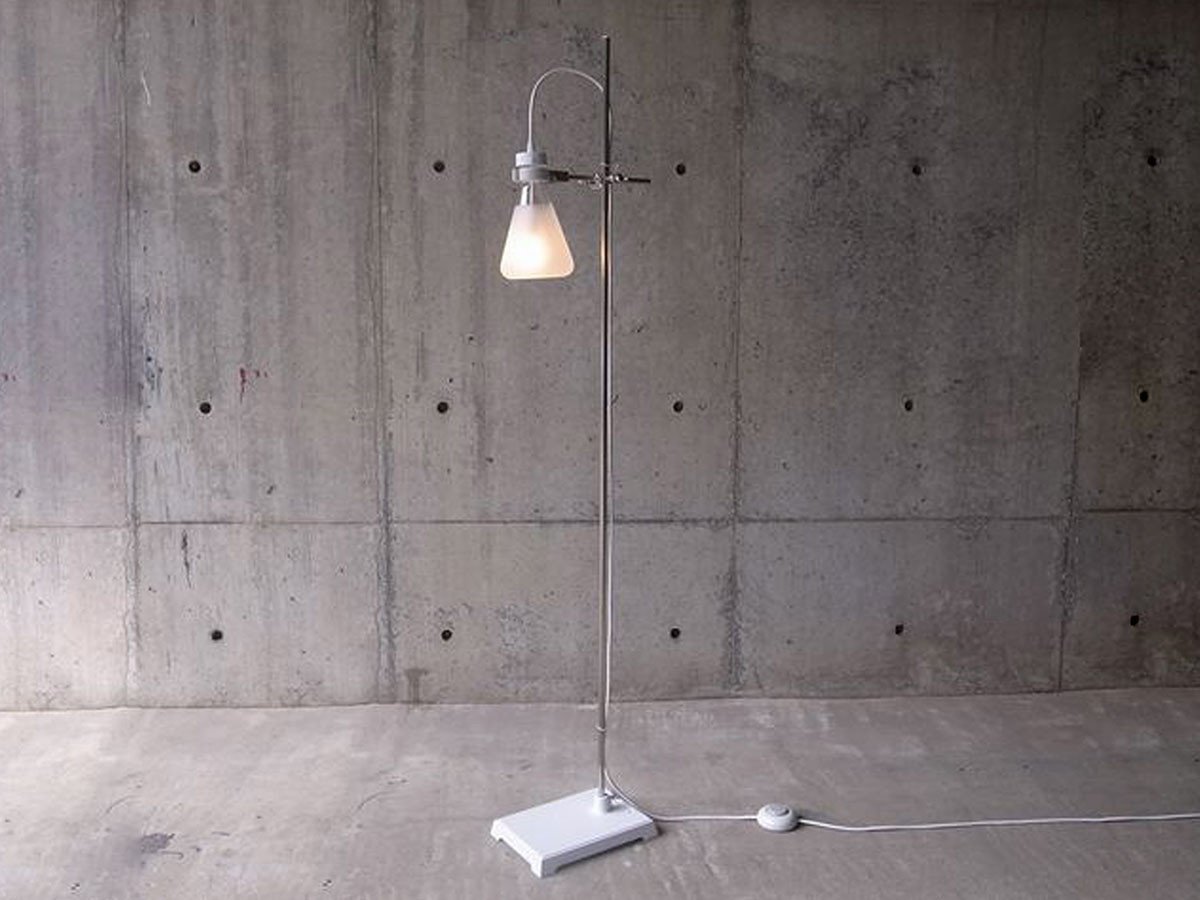 【アボード/abode / GOODS】のFLASK - floor / フラスコ-フロアライト インテリア・キッズ・メンズ・レディースファッション・服の通販 founy(ファニー) 送料無料 Free Shipping フォルム Silhouette, Form ホーム・キャンプ・アウトドア・お取り寄せ Home Living / Home & Lifestyle / Camping Gear / Outdoor Camping 家具・インテリア Home Furniture & Interior. Stylish & Functional Living Spaces ライト・照明 Lamps & Lighting Fixtures フロアランプ・スタンドライト Floor Lamp / Standing Lamp 点灯時|ID: prp329100000005127 ipo3291000000036773940