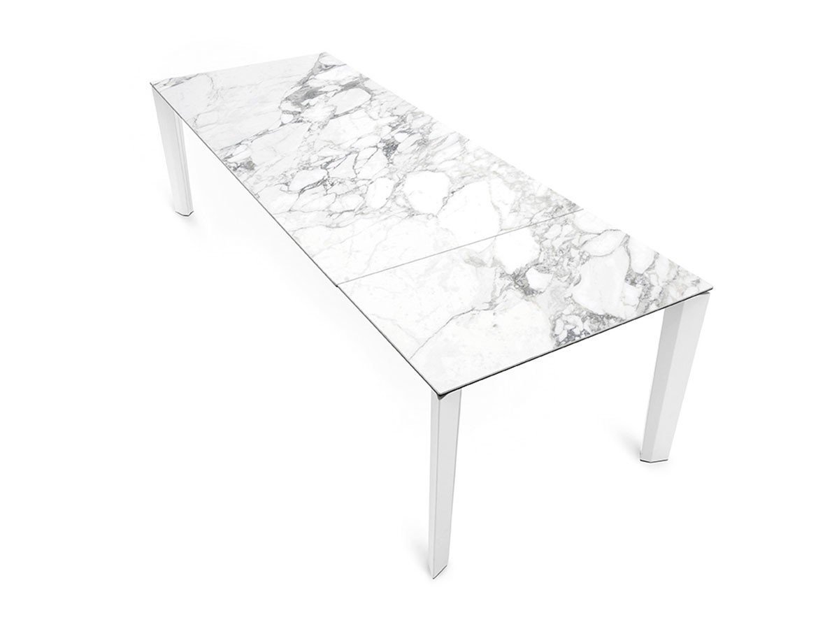 【カリガリス/Calligaris / GOODS】のDELTA / デルタ セラミック天板 CS/4097-R 160 インテリア・キッズ・メンズ・レディースファッション・服の通販 founy(ファニー) 　テーブル　Table, Dining Table　ホーム・キャンプ・アウトドア・お取り寄せ　Home Living / Home & Lifestyle / Camping Gear / Outdoor Camping　家具・インテリア　Home Furniture & Interior. Stylish & Functional Living Spaces　テーブル　Dining, Coffee & Side Tables　ダイニングテーブル・食卓テーブル　Dining Tables　脚を所定の位置まで戻すという流れで、簡単にサイズを変更していただけます。|ID: prp329100000005210 ipo3291000000036644649