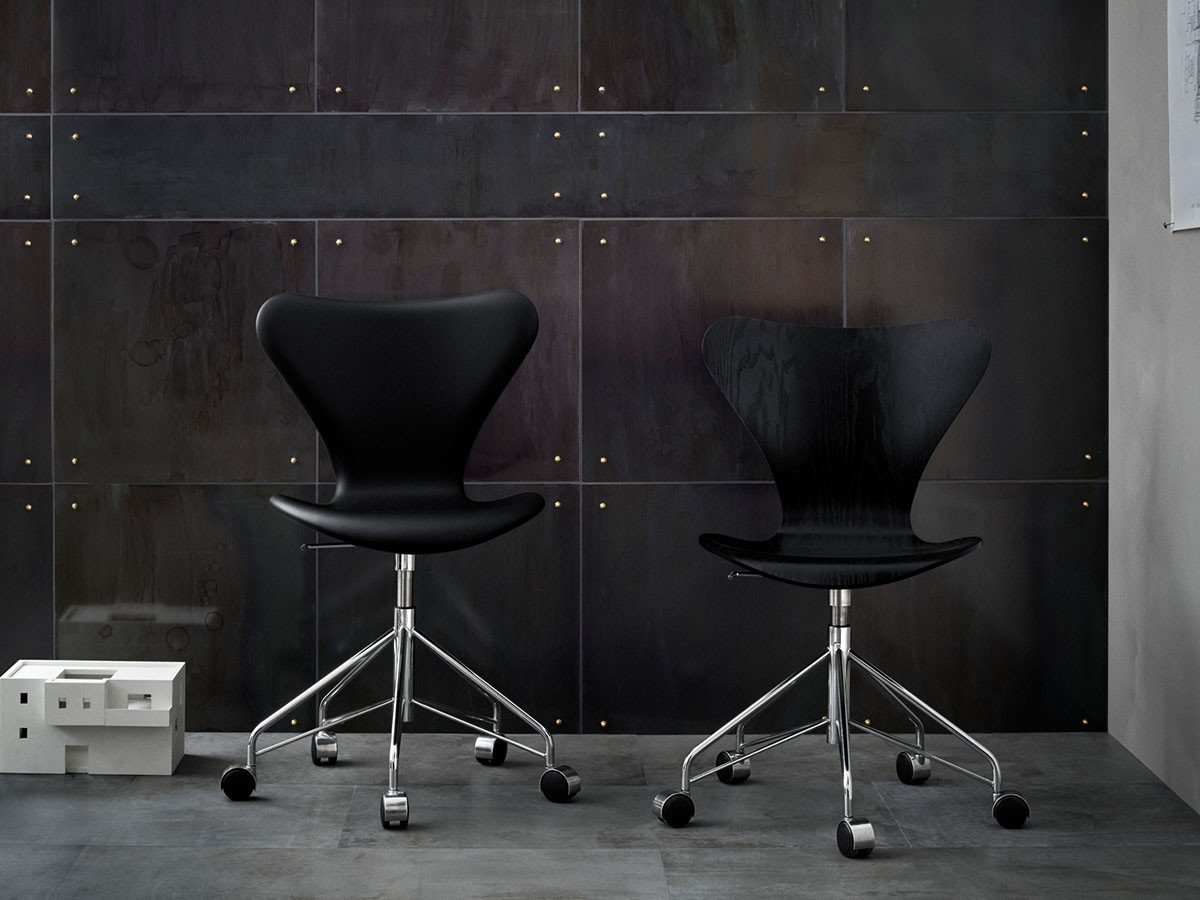 【フリッツ ハンセン/FRITZ HANSEN / GOODS】のSERIES 7 / セブンチェア フロントパディング キャスター付き回転ベース 3117 インテリア・キッズ・メンズ・レディースファッション・服の通販 founy(ファニー) 　ウッド　Wooden Design　キャップ　Cap, Baseball Cap　シェイプ　Shape, Slim Fit　シルク　Silk, 100% Silk　ファブリック　Fabric, Textile　フォルム　Silhouette, Form　送料無料　Free Shipping　おすすめ　Recommended / Our Picks　ホーム・キャンプ・アウトドア・お取り寄せ　Home Living / Home & Lifestyle / Camping Gear / Outdoor Camping　家具・インテリア　Home Furniture & Interior. Stylish & Functional Living Spaces　チェア・椅子　Seating & Chairs　オフィスチェア・在宅ワーク用チェア　Office & Desk Chairs　参考イメージ|ID: prp329100000005224 ipo3291000000034378028