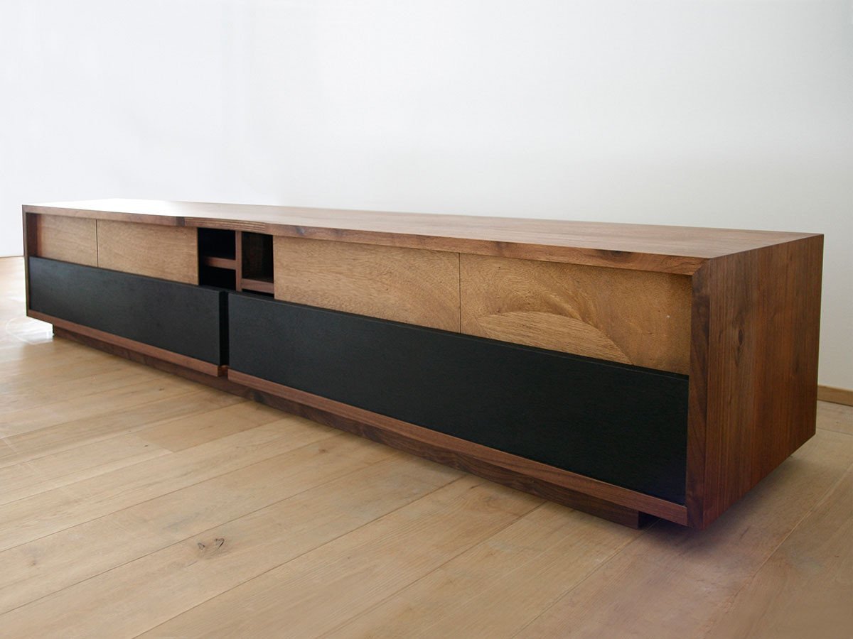 【ヒラシマ/HIRASHIMA / GOODS】のLIBERIA PLUS TV Board / リベリアプラス テレビボード インテリア・キッズ・メンズ・レディースファッション・服の通販 founy(ファニー) ガラス Glass, Glassware スリット Slit, Slit Detail ホーム・キャンプ・アウトドア・お取り寄せ Home Living / Home & Lifestyle / Camping Gear / Outdoor Camping 家具・インテリア Home Furniture & Interior. Stylish & Functional Living Spaces テレビボード・テレビ台 TV Cabinets & Consoles テレビ台・TVボード Tv Board 背面の背板はスライドすることができます。機器類の接続時には取り外すことも可能です。168サイズは3枚|ID: prp329100000005352 ipo3291000000036605840