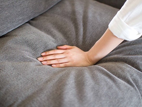 【シーヴ/SIEVE / GOODS】のbulge sofa 1seater / バージュ 1人掛けソファ インテリア・キッズ・メンズ・レディースファッション・服の通販 founy(ファニー) 　クッション　Cushion, Throw Pillow　シリコン　Silicone, Silicone Material　フェザー　Feather, Feather Detail　ホーム・キャンプ・アウトドア・お取り寄せ　Home Living / Home & Lifestyle / Camping Gear / Outdoor Camping　家具・インテリア　Home Furniture & Interior. Stylish & Functional Living Spaces　ソファー　Couches & Sofas　座った際の弾力感と柔らかな感触が魅力です。|ID: prp329100000005415 ipo3291000000036766193