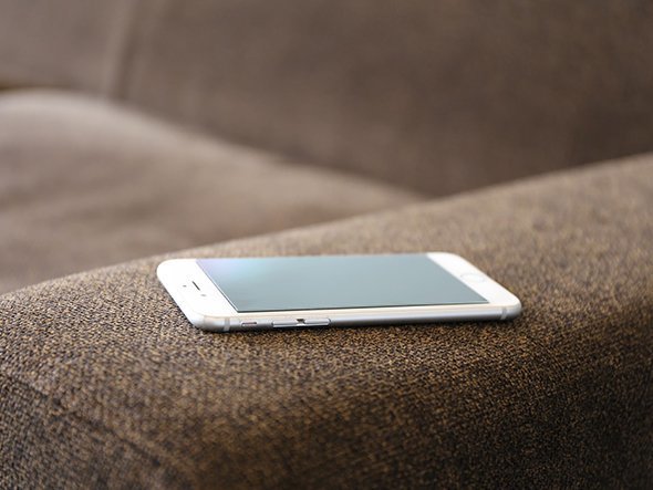 【シーヴ/SIEVE / GOODS】のbulge sofa 1seater / バージュ 1人掛けソファ インテリア・キッズ・メンズ・レディースファッション・服の通販 founy(ファニー) 　クッション　Cushion, Throw Pillow　シリコン　Silicone, Silicone Material　フェザー　Feather, Feather Detail　ホーム・キャンプ・アウトドア・お取り寄せ　Home Living / Home & Lifestyle / Camping Gear / Outdoor Camping　家具・インテリア　Home Furniture & Interior. Stylish & Functional Living Spaces　ソファー　Couches & Sofas　幅20cmのアームはスマホやリモコンなどを置きやすい広さです。|ID: prp329100000005415 ipo3291000000036766195