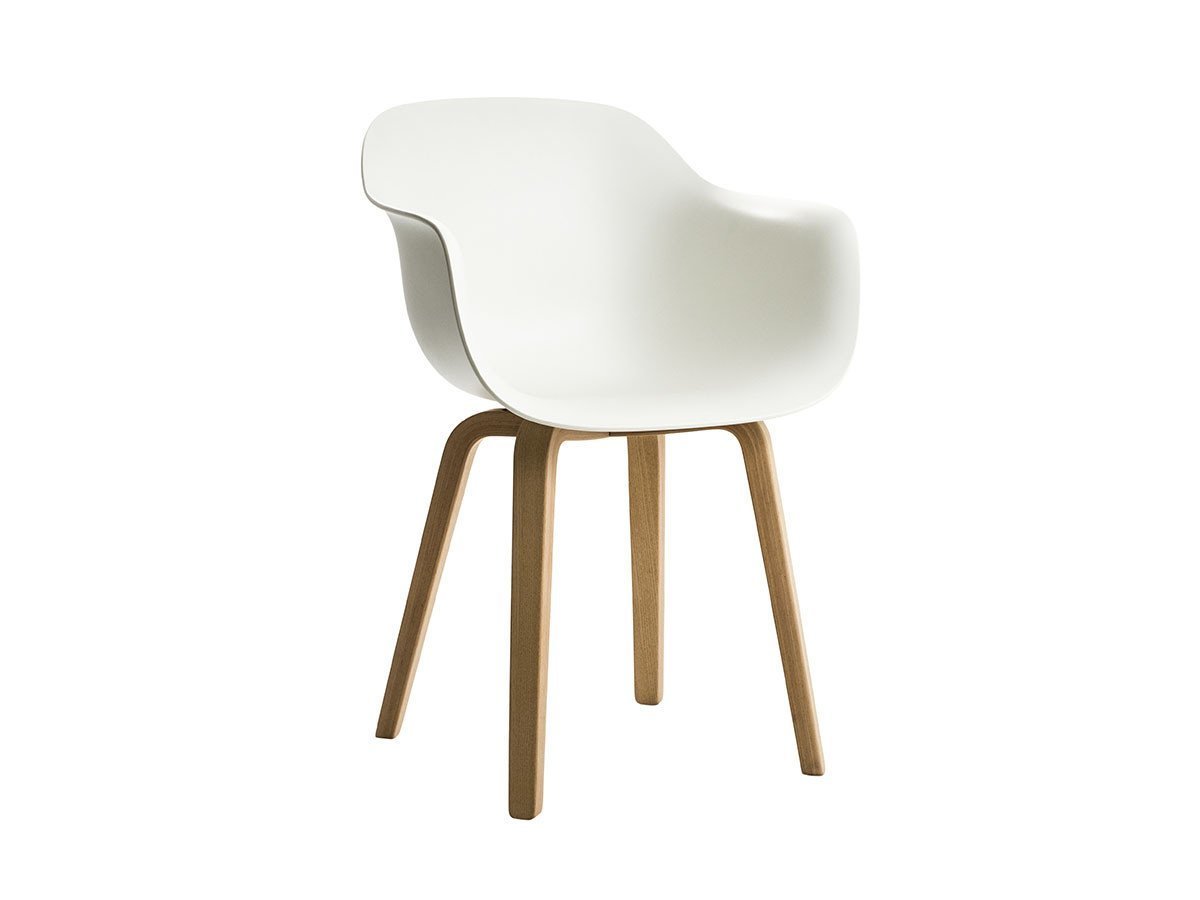【マジス/MAGIS / GOODS】のSubstance Plywood legs / サブスタンス アームチェア プライウッド脚 インテリア・キッズ・メンズ・レディースファッション・服の通販 founy(ファニー) 　送料無料　Free Shipping　フォルム　Silhouette, Form　ホーム・キャンプ・アウトドア・お取り寄せ　Home Living / Home & Lifestyle / Camping Gear / Outdoor Camping　家具・インテリア　Home Furniture & Interior. Stylish & Functional Living Spaces　チェア・椅子　Seating & Chairs　ダイニングチェア・木製チェア　Dining Chairs　ホーム・キャンプ・アウトドア・お取り寄せ　Home Living / Home & Lifestyle / Camping Gear / Outdoor Camping　家具・インテリア　Home Furniture & Interior. Stylish & Functional Living Spaces　チェア・椅子　Seating & Chairs　アームチェア・アクセントチェア　Armchairs & Accent Chairs　ホワイト × ナチュラルアッシュ脚|ID: prp329100000005455 ipo3291000000036293726
