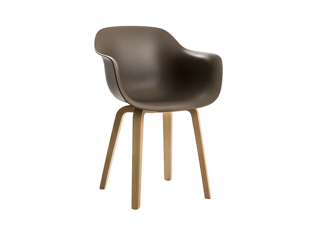 【マジス/MAGIS / GOODS】のSubstance Plywood legs / サブスタンス アームチェア プライウッド脚 インテリア・キッズ・メンズ・レディースファッション・服の通販 founy(ファニー) 　送料無料　Free Shipping　フォルム　Silhouette, Form　ホーム・キャンプ・アウトドア・お取り寄せ　Home Living / Home & Lifestyle / Camping Gear / Outdoor Camping　家具・インテリア　Home Furniture & Interior. Stylish & Functional Living Spaces　チェア・椅子　Seating & Chairs　ダイニングチェア・木製チェア　Dining Chairs　ホーム・キャンプ・アウトドア・お取り寄せ　Home Living / Home & Lifestyle / Camping Gear / Outdoor Camping　家具・インテリア　Home Furniture & Interior. Stylish & Functional Living Spaces　チェア・椅子　Seating & Chairs　アームチェア・アクセントチェア　Armchairs & Accent Chairs　ベージュグレイ × ナチュラルアッシュ脚|ID: prp329100000005455 ipo3291000000036293727