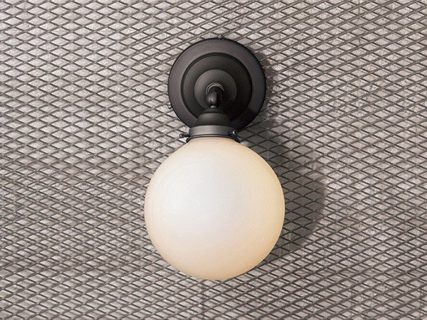 【フライミー ファクトリー/FLYMEe Factory / GOODS】のCUSTOM SERIES Basic Wall Lamp × Tango / カスタムシリーズ ベーシックウォールランプ × タンゴ インテリア・キッズ・メンズ・レディースファッション・服の通販 founy(ファニー) 　送料無料　Free Shipping　ガラス　Glass　シンプル　Simple　デスク　Desk　ベーシック　Basic　定番　Standard　ホーム・キャンプ・アウトドア・お取り寄せ　Home,Garden,Outdoor,Camping Gear　家具・インテリア　Home Furniture & Interior. Stylish & Functional Living Spaces　ライト・照明　Lighting & Light Fixtures　器具本体:ビンテージメタル、シェード:ホワイト|ID: prp329100000005687 ipo3291000000030256842