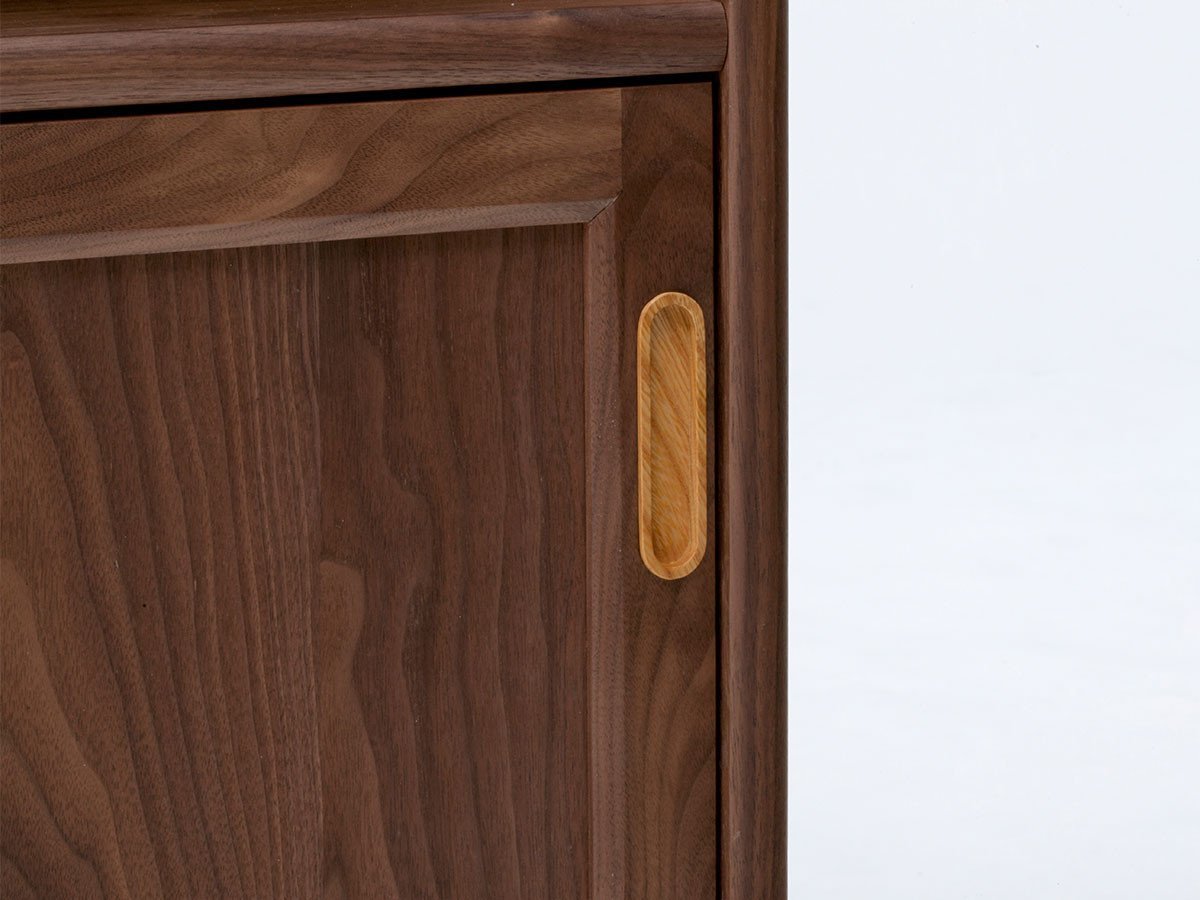 【ベンカ/BENCA / GOODS】のCLEMATIS Cabinet 1200 / クレマチス キャビネット 1200 ガラス戸タイプ インテリア・キッズ・メンズ・レディースファッション・服の通販 founy(ファウニー) 　ガラス　Glass, Glassware　グラス　Glass, Eyewear　シンプル　Simple, Minimal　テーブル　Table, Dining Table　ワンポイント　One Point, Statement Accent　ホーム・キャンプ・アウトドア・お取り寄せ　Home Living / Home & Lifestyle / Camping Gear / Outdoor Camping　キッチン・ダイニング　Kitchen & Dining Essentials. Stylish & Functional Tableware　キッチン収納　Kitchen Storage　キッチン収納・食器棚・レンジ台　Kitchen Cabinet　ホーム・キャンプ・アウトドア・お取り寄せ　Home Living / Home & Lifestyle / Camping Gear / Outdoor Camping　キッチン・ダイニング　Kitchen & Dining Essentials. Stylish & Functional Tableware　キッチン家電・キッチン用品　Kitchen Appliances & Tools　マグカップ・カップ&ソーサー・陶器食器　Mugs / Cups and Saucers / Ceramic Drinkware　本体 / 引き手 ウッド:ウォールナット / ケヤキ|ID: prp329100000005728 ipo3291000000037060621