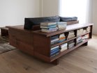【ヒラシマ/HIRASHIMA / GOODS】のCARAMELLA Low Shelf / カラメッラ ローシェルフ 同シリーズのソファとセット出来るように、ソファの肘置きと高さを揃えていますので、お部屋に合わせて様々|ID: prp329100000005798 ipo3291000000030217734