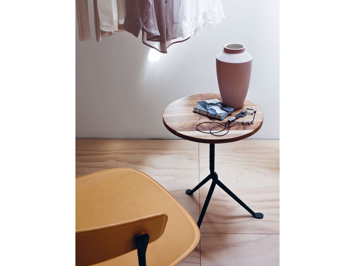 【マジス/MAGIS / GOODS】のOfficina table4 / オフィチーナ テーブル4(ウォルナット天板) 人気、トレンドファッション・服の通販 founy(ファニー) 　送料無料　Free Shipping　テーブル　Table　ラウンド　Round　ホーム・キャンプ・アウトドア・お取り寄せ　Home,Garden,Outdoor,Camping Gear　家具・インテリア　Furniture　テーブル　Table　カフェテーブル　Cafe Table　ホーム・キャンプ・アウトドア・お取り寄せ　Home,Garden,Outdoor,Camping Gear　家具・インテリア　Furniture　テーブル　Table　サイドテーブル・小テーブル　Side Table/Small Table　other-5|ID: prp329100000005867 ipo3291000000031528069