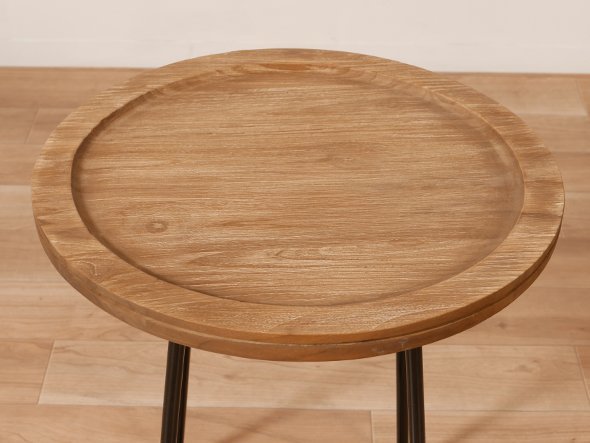 【カジャ/KAJA / GOODS】のFARGO Round Side Table / ファーゴ ラウンド サイドテーブル インテリア・キッズ・メンズ・レディースファッション・服の通販 founy(ファニー) 　シンプル　Simple　テーブル　Table　ラウンド　Round　ホーム・キャンプ・アウトドア・お取り寄せ　Home,Garden,Outdoor,Camping Gear　家具・インテリア　Furniture　テーブル　Table　サイドテーブル・小テーブル　Side Table/Small Table　天板の縁に転び防止が施された、無垢材ならではの立体的な形状です。|ID: prp329100000005893 ipo3291000000030170603