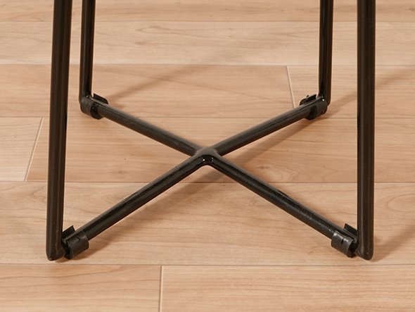 【カジャ/KAJA / GOODS】のFARGO Round Side Table / ファーゴ ラウンド サイドテーブル インテリア・キッズ・メンズ・レディースファッション・服の通販 founy(ファニー) 　シンプル　Simple　テーブル　Table　ラウンド　Round　ホーム・キャンプ・アウトドア・お取り寄せ　Home,Garden,Outdoor,Camping Gear　家具・インテリア　Furniture　テーブル　Table　サイドテーブル・小テーブル　Side Table/Small Table　脚部には滑り止めが付いています。|ID: prp329100000005893 ipo3291000000030170604
