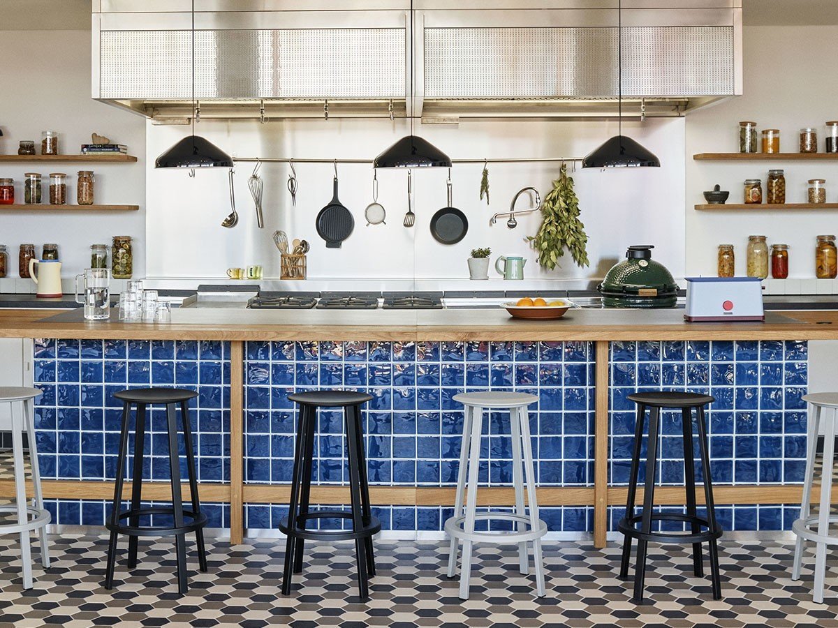 【ヘイ/HAY / GOODS】のREVOLVER BAR STOOL LOW H65 / リボルバー バースツール ロー H65 インテリア・キッズ・メンズ・レディースファッション・服の通販 founy(ファニー) 　送料無料　Free Shipping　スリム　Slim, Slim Fit　ホーム・キャンプ・アウトドア・お取り寄せ　Home Living / Home & Lifestyle / Camping Gear / Outdoor Camping　家具・インテリア　Home Furniture & Interior. Stylish & Functional Living Spaces　チェア・椅子　Seating & Chairs　スツール・バースツール　Stools & Bar Stools　ホーム・キャンプ・アウトドア・お取り寄せ　Home Living / Home & Lifestyle / Camping Gear / Outdoor Camping　家具・インテリア　Home Furniture & Interior. Stylish & Functional Living Spaces　チェア・椅子　Seating & Chairs　カウンターチェア・ハイチェア　Bar Stools / High Stools　参考イメージ|ID: prp329100000006308 ipo3291000000036803087