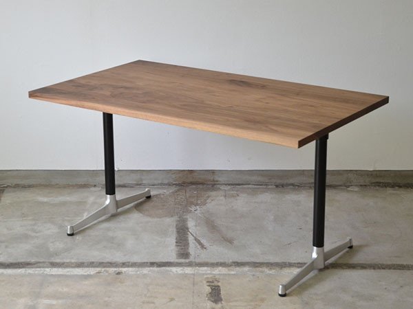 【グリニッチ オリジナル ファニチャー/greeniche original furniture / GOODS】のCafe Table / カフェテーブル 1200 × 700 インテリア・キッズ・メンズ・レディースファッション・服の通販 founy(ファニー) オイル Body Oil スタンダード Standard, Basic センター Center, Center Line テーブル Table, Dining Table 人気 Popular, Best Seller おすすめ Recommended / Our Picks ホーム・キャンプ・アウトドア・お取り寄せ Home Living / Home & Lifestyle / Camping Gear / Outdoor Camping 家具・インテリア Home Furniture & Interior. Stylish & Functional Living Spaces テーブル Dining, Coffee & Side Tables ダイニングテーブル・食卓テーブル Dining Tables ホーム・キャンプ・アウトドア・お取り寄せ Home Living / Home & Lifestyle / Camping Gear / Outdoor Camping 家具・インテリア Home Furniture & Interior. Stylish & Functional Living Spaces テーブル Dining, Coffee & Side Tables カフェテーブル・丸型テーブル Cafe & Bistro Tables 天板ウッド:ウォルナット、脚部ブラック × シルバー|ID: prp329100000006334 ipo3291000000036859382