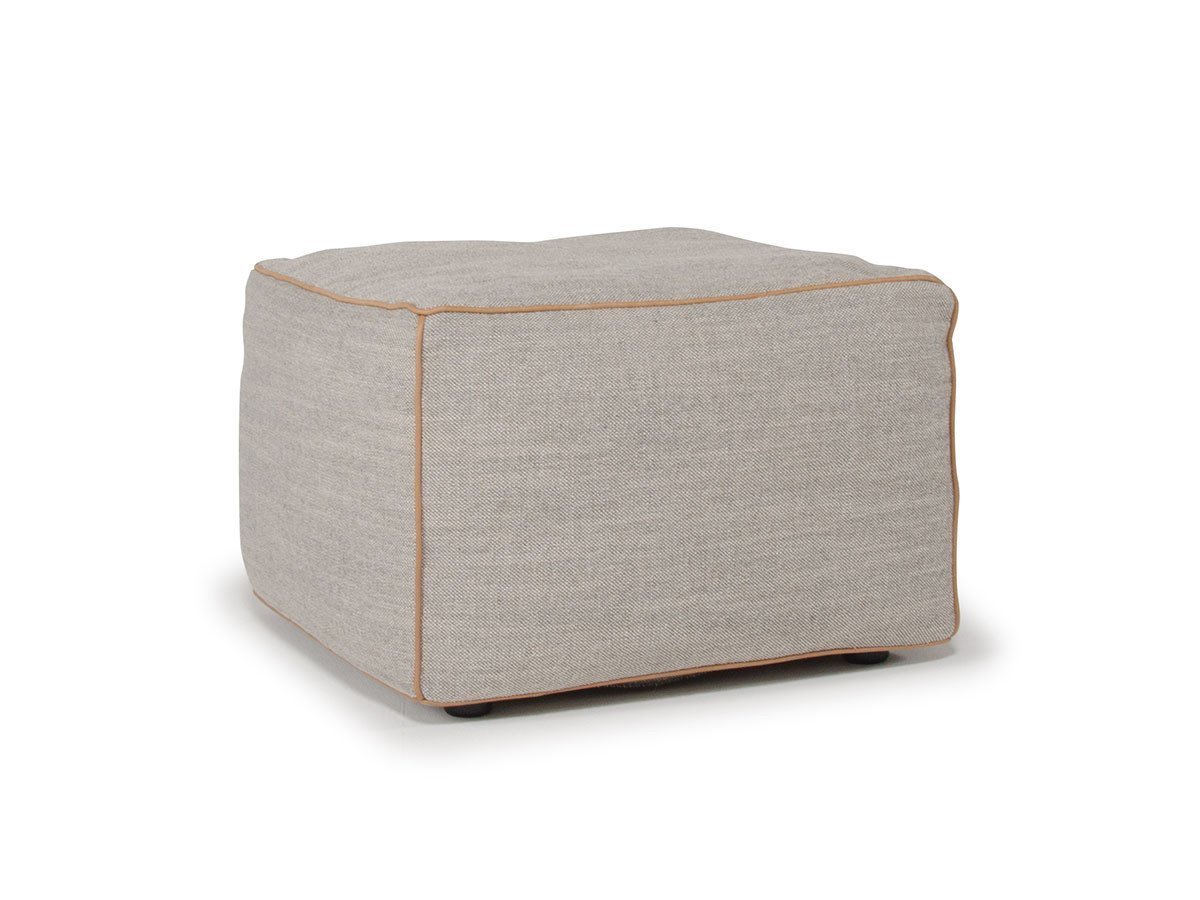 【ウドゥン ストーリーズ/WOODEN STORIES / GOODS】のTOFU stool / トーフ スツール 人気、トレンドファッション・服の通販 founy(ファニー) 　クッション　Cushion, Throw Pillow　スタイリッシュ　Stylish, Fashionable　定番　Standard, Basic Item　パイピング　Piping, Trim Design　フォーム　Form　ホーム・キャンプ・アウトドア・お取り寄せ　Home Living / Home & Lifestyle / Camping Gear / Outdoor Camping　家具・インテリア　Home Furniture & Interior. Stylish & Functional Living Spaces　その他 インテリア雑貨、家具　Home Decor & Furniture Extras　 other-1|ID: prp329100000006462 ipo3291000000030212022