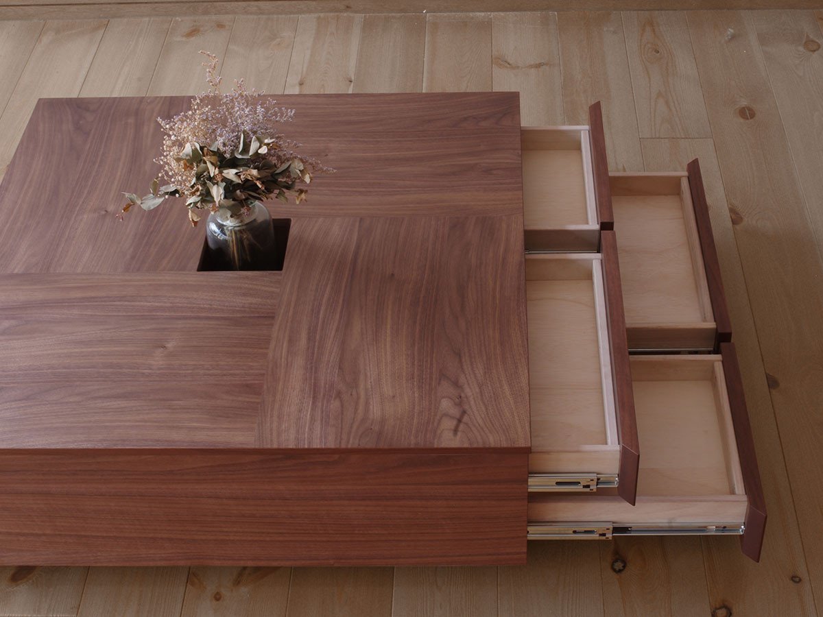 【フライミー ヴェール/FLYMEe vert / GOODS】のCENTER TABLE / センターテーブル #100153 インテリア・キッズ・メンズ・レディースファッション・服の通販 founy(ファニー) センター Center, Center Line テーブル Table, Dining Table フラワー Flower, Floral ホーム・キャンプ・アウトドア・お取り寄せ Home Living / Home & Lifestyle / Camping Gear / Outdoor Camping 家具・インテリア Home Furniture & Interior. Stylish & Functional Living Spaces テーブル Dining, Coffee & Side Tables ローテーブル・センターテーブル Coffee & Center Tables 表側は細かな雑貨類も収納しやすいように引出しを4つに分けています。|ID: prp329100000006748 ipo3291000000036768749