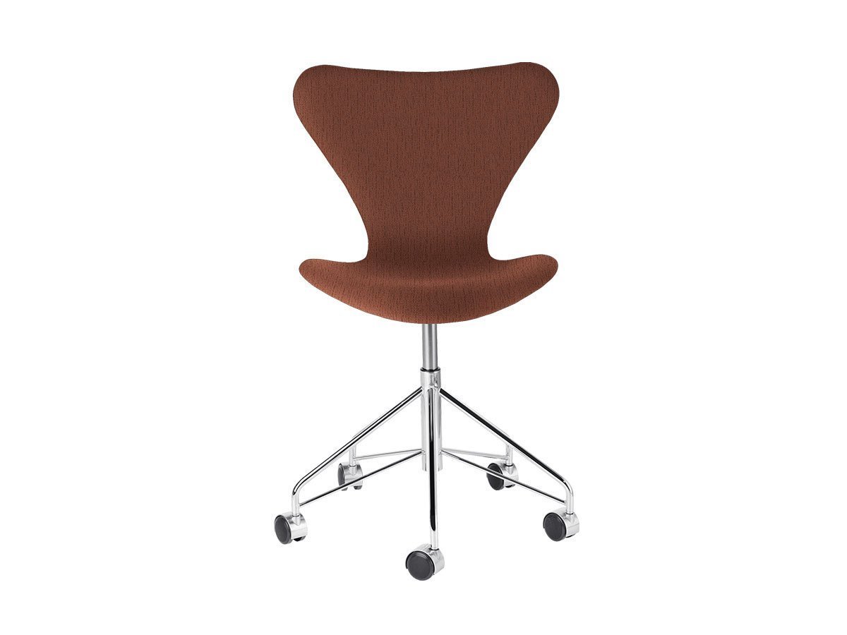 【フリッツ ハンセン/FRITZ HANSEN / GOODS】のSERIES 7 / セブンチェア フルパディング キャスター付き回転ベース 3117 インテリア・キッズ・メンズ・レディースファッション・服の通販 founy(ファニー) 　キャップ　Cap, Baseball Cap　クッション　Cushion, Throw Pillow　シェイプ　Shape, Slim Fit　ファブリック　Fabric, Textile　送料無料　Free Shipping　おすすめ　Recommended / Our Picks　ホーム・キャンプ・アウトドア・お取り寄せ　Home Living / Home & Lifestyle / Camping Gear / Outdoor Camping　家具・インテリア　Home Furniture & Interior. Stylish & Functional Living Spaces　チェア・椅子　Seating & Chairs　オフィスチェア・在宅ワーク用チェア　Office & Desk Chairs　張地:1133 オレンジ(クリスチャンハウン)、脚部:クローム仕上、キャスターキャップ:クローム仕上|ID: prp329100000006839 ipo3291000000035891233