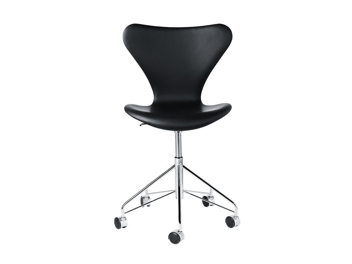 【フリッツ ハンセン/FRITZ HANSEN / GOODS】のSERIES 7 / セブンチェア フルパディング キャスター付き回転ベース 3117 インテリア・キッズ・メンズ・レディースファッション・服の通販 founy(ファニー) 　キャップ　Cap, Baseball Cap　クッション　Cushion, Throw Pillow　シェイプ　Shape, Slim Fit　ファブリック　Fabric, Textile　送料無料　Free Shipping　おすすめ　Recommended / Our Picks　ホーム・キャンプ・アウトドア・お取り寄せ　Home Living / Home & Lifestyle / Camping Gear / Outdoor Camping　家具・インテリア　Home Furniture & Interior. Stylish & Functional Living Spaces　チェア・椅子　Seating & Chairs　オフィスチェア・在宅ワーク用チェア　Office & Desk Chairs　脚部:クローム仕上、キャスターキャップ:クローム仕上|ID: prp329100000006839 ipo3291000000035891270