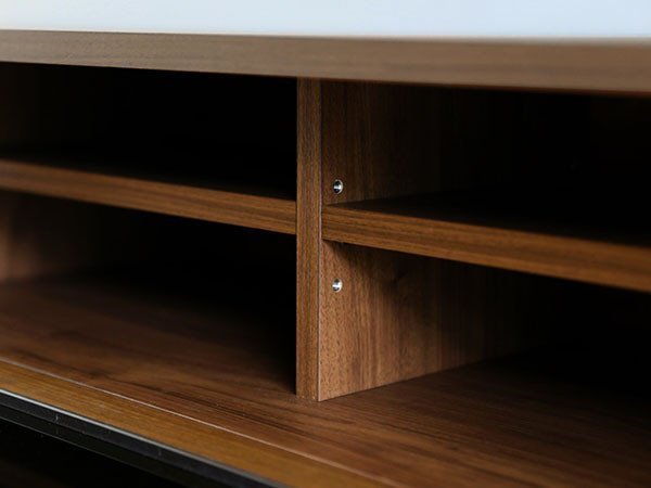 【フライミー ヴェール/FLYMEe vert / GOODS】のTV BOARD / テレビボード #106774 インテリア・キッズ・メンズ・レディースファッション・服の通販 founy(ファニー) 　ガラス　Glass, Glassware　フラップ　Flap, Flap Pocket　ベーシック　Basic, Essential　モダン　Modern, Contemporary　ホーム・キャンプ・アウトドア・お取り寄せ　Home Living / Home & Lifestyle / Camping Gear / Outdoor Camping　家具・インテリア　Home Furniture & Interior. Stylish & Functional Living Spaces　テレビボード・テレビ台　TV Cabinets & Consoles　テレビ台・TVボード　Tv Board　デッキスペース内は可動棚が付属、3cmピッチで3段階の高さ調整が可能です。|ID: prp329100000006883 ipo3291000000036648330