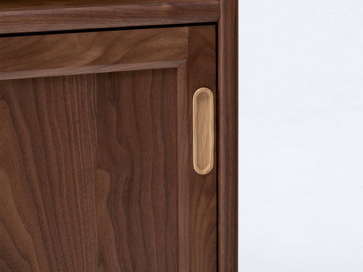 【ベンカ/BENCA / GOODS】のCLEMATIS Cabinet 1200 / クレマチス キャビネット 1200 板戸タイプ インテリア・キッズ・メンズ・レディースファッション・服の通販 founy(ファウニー) 　グラス　Glass, Eyewear　シンプル　Simple, Minimal　テーブル　Table, Dining Table　ワンポイント　One Point, Statement Accent　ホーム・キャンプ・アウトドア・お取り寄せ　Home Living / Home & Lifestyle / Camping Gear / Outdoor Camping　キッチン・ダイニング　Kitchen & Dining Essentials. Stylish & Functional Tableware　キッチン収納　Kitchen Storage　キッチン収納・食器棚・レンジ台　Kitchen Cabinet　ホーム・キャンプ・アウトドア・お取り寄せ　Home Living / Home & Lifestyle / Camping Gear / Outdoor Camping　キッチン・ダイニング　Kitchen & Dining Essentials. Stylish & Functional Tableware　キッチン家電・キッチン用品　Kitchen Appliances & Tools　マグカップ・カップ&ソーサー・陶器食器　Mugs / Cups and Saucers / Ceramic Drinkware　本体 / 引き手 ウッド:ウォールナット / オーク|ID: prp329100000006892 ipo3291000000037070975