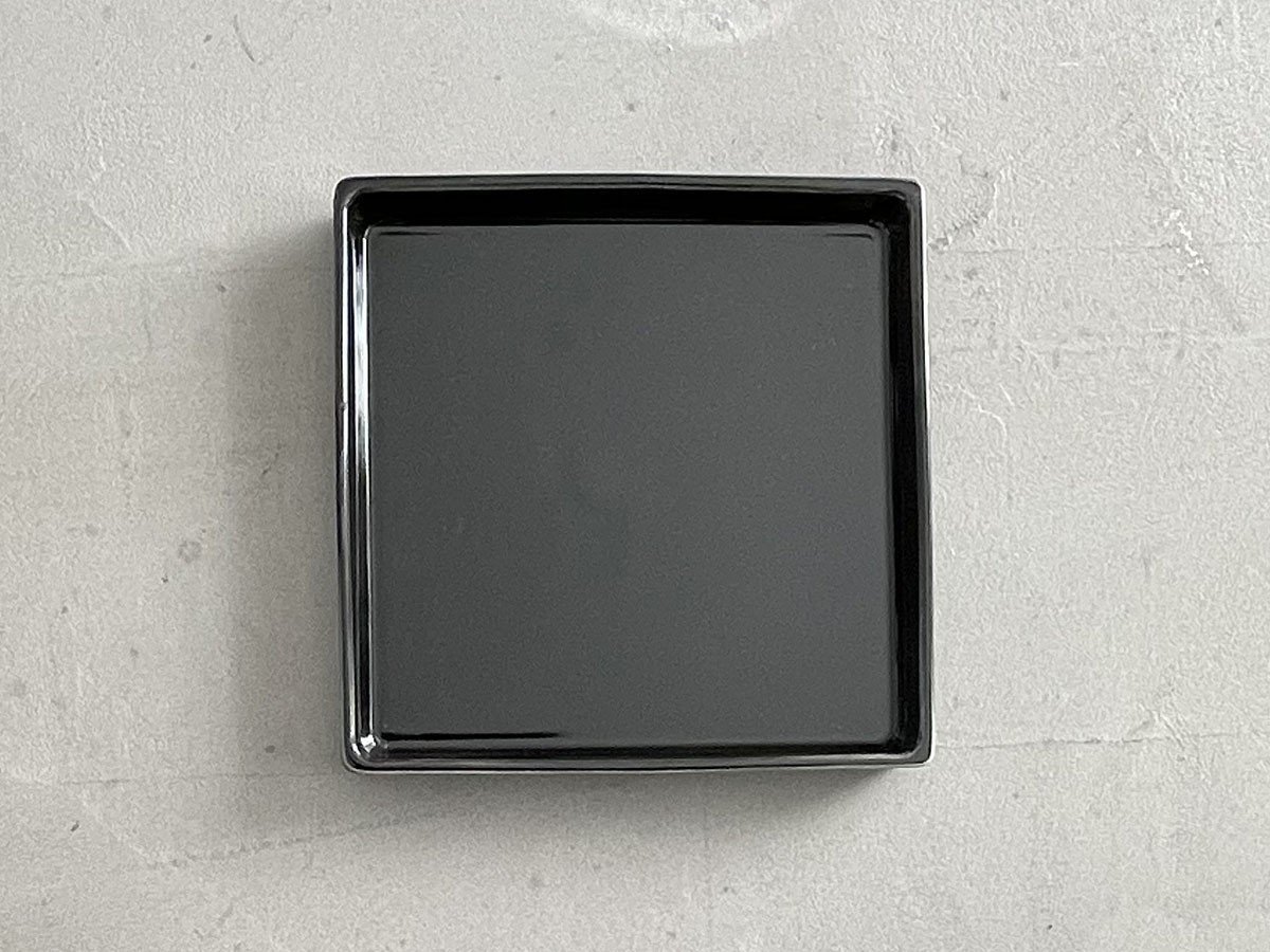 【デュエンデ/DUENDE / GOODS】のCOMPANION WITH MAGAZINE RACK / コンパニオン マガジンラック付 インテリア・キッズ・メンズ・レディースファッション・服の通販 founy(ファニー) 送料無料 Free Shipping アクセサリー Fashion Accessories コンパクト Compact, Small Size ステーショナリー Stationery, Office Supplies テーブル Table, Dining Table リバーシブル Reversible, Two-Sided 雑誌 Magazine, Fashion Magazine ホーム・キャンプ・アウトドア・お取り寄せ Home Living / Home & Lifestyle / Camping Gear / Outdoor Camping 家具・インテリア Home Furniture & Interior. Stylish & Functional Living Spaces テーブル Dining, Coffee & Side Tables サイドテーブル・ナイトテーブル Side & End Tables ホーム・キャンプ・アウトドア・お取り寄せ Home Living / Home & Lifestyle / Camping Gear / Outdoor Camping 家具・インテリア Home Furniture & Interior. Stylish & Functional Living Spaces 収納家具・キャビネット Storage Furniture シェルフ・オープンラック・収納棚 Open Shelf Rack ホーム・キャンプ・アウトドア・お取り寄せ Home Living / Home & Lifestyle / Camping Gear / Outdoor Camping 家具・インテリア Home Furniture & Interior. Stylish & Functional Living Spaces 収納家具・キャビネット Storage Furniture 本棚・マガジンスタンド Bookshelf/Magazine Rack ブラック磁器天板|ID: prp329100000006901 ipo3291000000036708305