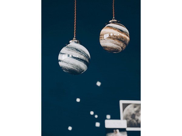 【フライミーパーラー/FLYMEe Parlor / GOODS】のPendant Light / ペンダントライト #105325 インテリア・キッズ・メンズ・レディースファッション・服の通販 founy(ファニー) 　ガラス　Glass, Glassware　マーブル　Marble, Marble Pattern　モチーフ　Motif, Design Theme　ホーム・キャンプ・アウトドア・お取り寄せ　Home Living / Home & Lifestyle / Camping Gear / Outdoor Camping　家具・インテリア　Home Furniture & Interior. Stylish & Functional Living Spaces　ライト・照明　Lamps & Lighting Fixtures　ペンダントライト・吊り下げ照明　Pendant Light / Hanging Light Fixture　消灯時(左:グレー、右:ブラウン)|ID: prp329100000007201 ipo3291000000036849853