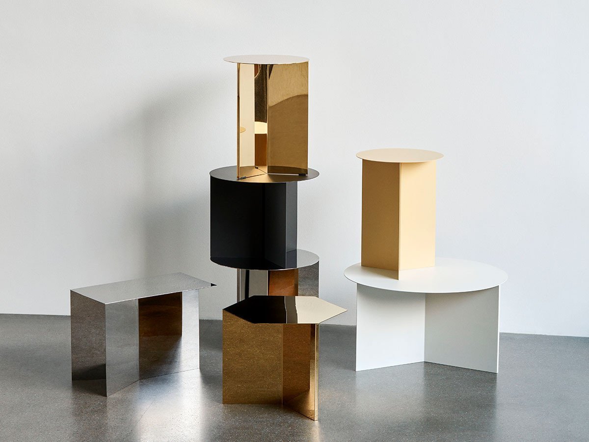 【ヘイ/HAY / GOODS】のSLIT TABLE ROUND SIDE TABLE / スリットテーブル ラウンドサイドテーブル インテリア・キッズ・メンズ・レディースファッション・服の通販 founy(ファニー) 送料無料 Free Shipping コンパクト Compact, Small Size スリット Slit, Slit Detail テーブル Table, Dining Table フレーム Frame, Outline メタリック Metallic, Shiny Finish ラウンド Round, Round Neck ホーム・キャンプ・アウトドア・お取り寄せ Home Living / Home & Lifestyle / Camping Gear / Outdoor Camping 家具・インテリア Home Furniture & Interior. Stylish & Functional Living Spaces テーブル Dining, Coffee & Side Tables サイドテーブル・ナイトテーブル Side & End Tables SLIT TABLE FAMILY|ID: prp329100000007455 ipo3291000000036818399