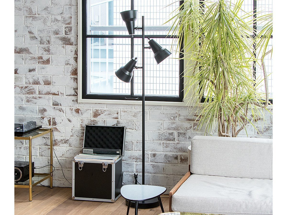 【フライミーパーラー/FLYMEe Parlor / GOODS】のFloor Light / フロアライト #105473 インテリア・キッズ・メンズ・レディースファッション・服の通販 founy(ファニー) 　リラックス　Relax, Relaxed Fit　送料無料　Free Shipping　ホーム・キャンプ・アウトドア・お取り寄せ　Home Living / Home & Lifestyle / Camping Gear / Outdoor Camping　家具・インテリア　Home Furniture & Interior. Stylish & Functional Living Spaces　ライト・照明　Lamps & Lighting Fixtures　フロアランプ・スタンドライト　Floor Lamp / Standing Lamp　ブラック|ID: prp329100000007467 ipo3291000000033300914