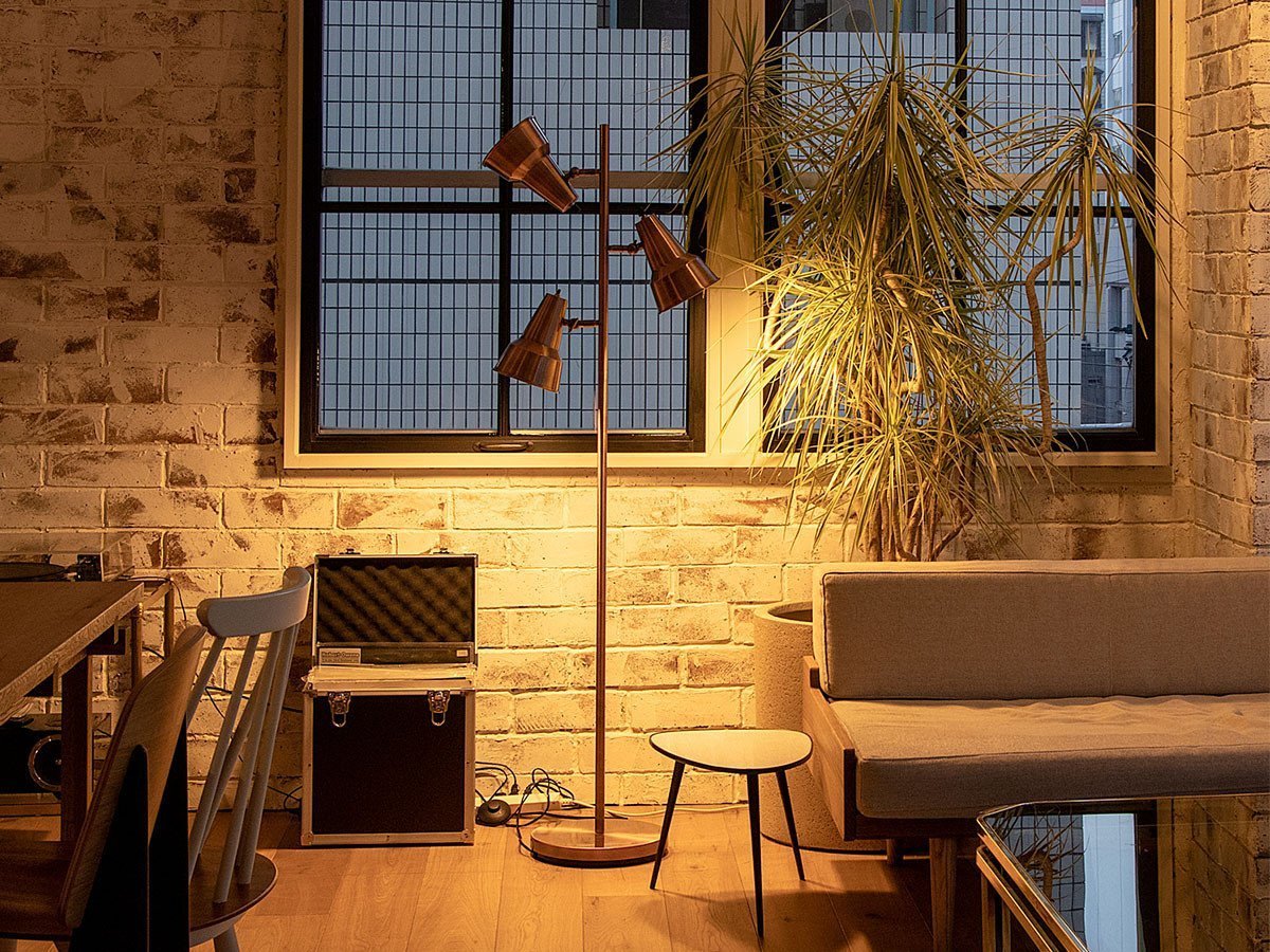 【フライミーパーラー/FLYMEe Parlor / GOODS】のFloor Light / フロアライト #105473 インテリア・キッズ・メンズ・レディースファッション・服の通販 founy(ファニー) 　リラックス　Relax, Relaxed Fit　送料無料　Free Shipping　ホーム・キャンプ・アウトドア・お取り寄せ　Home Living / Home & Lifestyle / Camping Gear / Outdoor Camping　家具・インテリア　Home Furniture & Interior. Stylish & Functional Living Spaces　ライト・照明　Lamps & Lighting Fixtures　フロアランプ・スタンドライト　Floor Lamp / Standing Lamp　ロータリースイッチでの点灯切替えパターン|ID: prp329100000007467 ipo3291000000033300920