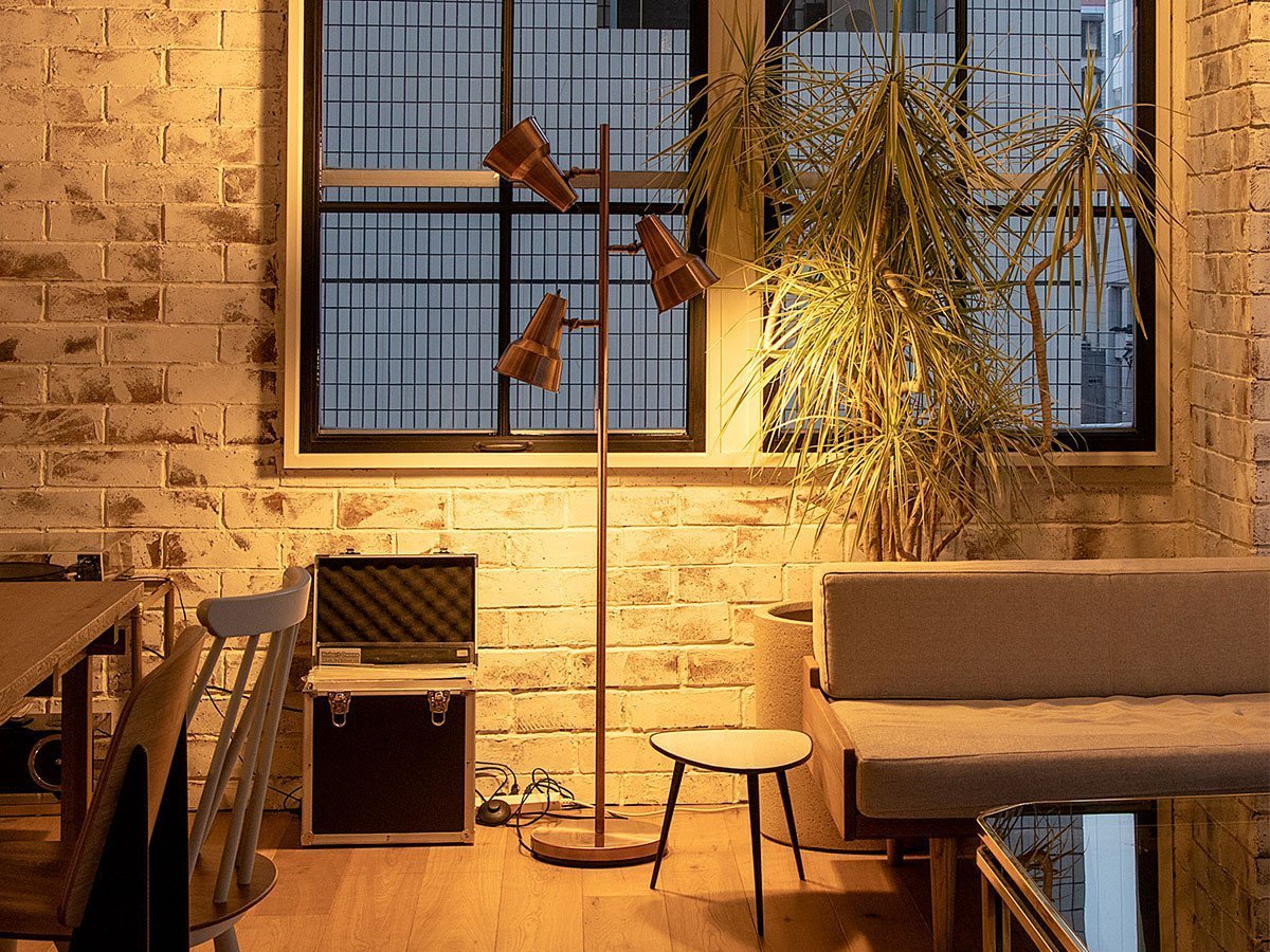 【フライミーパーラー/FLYMEe Parlor / GOODS】のFloor Light / フロアライト #105473 インテリア・キッズ・メンズ・レディースファッション・服の通販 founy(ファニー) 　リラックス　Relax, Relaxed Fit　送料無料　Free Shipping　ホーム・キャンプ・アウトドア・お取り寄せ　Home Living / Home & Lifestyle / Camping Gear / Outdoor Camping　家具・インテリア　Home Furniture & Interior. Stylish & Functional Living Spaces　ライト・照明　Lamps & Lighting Fixtures　フロアランプ・スタンドライト　Floor Lamp / Standing Lamp　ロータリースイッチでの点灯切替えパターン|ID: prp329100000007467 ipo3291000000033300923