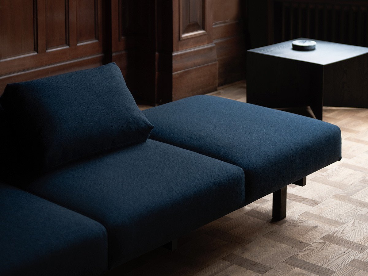 【アリアケ/ARIAKE / GOODS】のRaft Sofa / ラフト ソファ 2シーター + サイドテーブル インテリア・キッズ・メンズ・レディースファッション・服の通販 founy(ファニー) 　クッション　Cushion, Throw Pillow　シンプル　Simple, Minimal　フィット　Fit, Slim Fit　フレーム　Frame, Outline　ホーム・キャンプ・アウトドア・お取り寄せ　Home Living / Home & Lifestyle / Camping Gear / Outdoor Camping　家具・インテリア　Home Furniture & Interior. Stylish & Functional Living Spaces　ソファー　Couches & Sofas　ホーム・キャンプ・アウトドア・お取り寄せ　Home Living / Home & Lifestyle / Camping Gear / Outdoor Camping　家具・インテリア　Home Furniture & Interior. Stylish & Functional Living Spaces　テーブル　Dining, Coffee & Side Tables　サイドテーブル・ナイトテーブル　Side & End Tables　参考イメージ|ID: prp329100000007535 ipo3291000000036765517