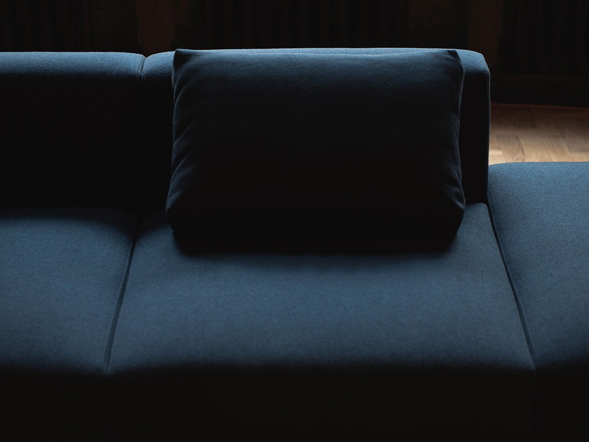 【アリアケ/ARIAKE / GOODS】のRaft Sofa / ラフト ソファ 2シーター + サイドテーブル インテリア・キッズ・メンズ・レディースファッション・服の通販 founy(ファニー) 　クッション　Cushion, Throw Pillow　シンプル　Simple, Minimal　フィット　Fit, Slim Fit　フレーム　Frame, Outline　ホーム・キャンプ・アウトドア・お取り寄せ　Home Living / Home & Lifestyle / Camping Gear / Outdoor Camping　家具・インテリア　Home Furniture & Interior. Stylish & Functional Living Spaces　ソファー　Couches & Sofas　ホーム・キャンプ・アウトドア・お取り寄せ　Home Living / Home & Lifestyle / Camping Gear / Outdoor Camping　家具・インテリア　Home Furniture & Interior. Stylish & Functional Living Spaces　テーブル　Dining, Coffee & Side Tables　サイドテーブル・ナイトテーブル　Side & End Tables　参考イメージ|ID: prp329100000007535 ipo3291000000036765521