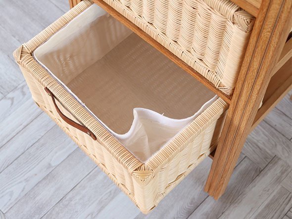 【フライミーヴィラ/FLYMEe Villa / GOODS】のChest / チェスト e45026 インテリア・キッズ・メンズ・レディースファッション・服の通販 founy(ファニー) 　送料無料　Free Shipping　デスク　Desk, Work Desk　バスケット　Basket, Basket Bag　フレーム　Frame, Outline　ラタン　Rattan, Woven Rattan　ホーム・キャンプ・アウトドア・お取り寄せ　Home Living / Home & Lifestyle / Camping Gear / Outdoor Camping　家具・インテリア　Home Furniture & Interior. Stylish & Functional Living Spaces　収納家具・キャビネット　Storage Furniture　チェスト・収納引き出し　Drawers / Storage Chest　ラタン製のバスケットには内布が付属。マジックテープ仕様のため取り外すことも可能です。|ID: prp329100000007591 ipo3291000000036775889