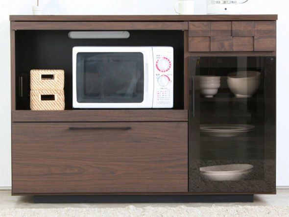 【フライミールーム/FLYMEe Room / GOODS】のKITCHEN COUNTER / キッチンカウンター 幅120cm f1145 インテリア・キッズ・メンズ・レディースファッション・服の通販 founy(ファウニー) 　コンパクト　Compact, Small Size　ホーム・キャンプ・アウトドア・お取り寄せ　Home Living / Home & Lifestyle / Camping Gear / Outdoor Camping　キッチン・ダイニング　Kitchen & Dining Essentials. Stylish & Functional Tableware　キッチン収納　Kitchen Storage　キッチン収納・食器棚・レンジ台　Kitchen Cabinet　右側のキャビネットは高級感あるダークグレーのガラスを使用。さりげなく中が見えてディスプレイスペースに|ID: prp329100000007645 ipo3291000000036980338