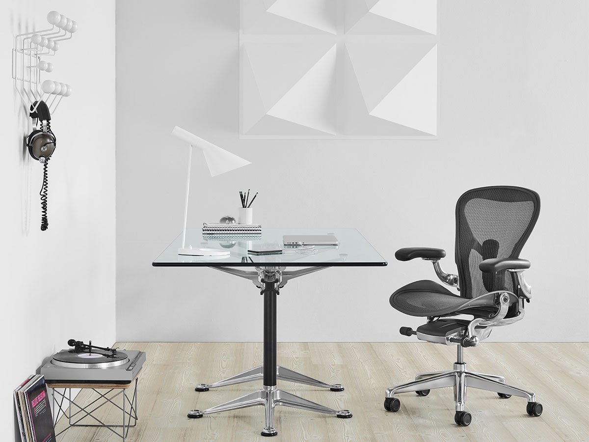 【ハーマンミラー/Herman Miller / GOODS】のAeron Chair Remastered / アーロンチェア リマスタード Aサイズ(スモールサイズ) インテリア・キッズ・メンズ・レディースファッション・服の通販 founy(ファニー) 　フィット　Fit　メッシュ　Mesh　ワーク　Work　ビジネス 仕事 通勤　Business　ホーム・キャンプ・アウトドア・お取り寄せ　Home,Garden,Outdoor,Camping Gear　家具・インテリア　Furniture　チェア・椅子　Chair　オフィスチェア・デスクチェア　Office Chair/Desk Chair　|ID: prp329100000007799 ipo3291000000030246646