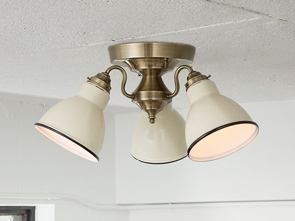 【フライミー ファクトリー/FLYMEe Factory / GOODS】のCUSTOM SERIES 3 Ceiling Lamp × Emission Steel / カスタムシリーズ 3灯シーリングランプ × スチール(エミッション) インテリア・キッズ・メンズ・レディースファッション・服の通販 founy(ファニー) 　送料無料　Free Shipping　アンティーク　Antique-Inspired　クラシカル　Classical, Vintage-Inspired　ホーム・キャンプ・アウトドア・お取り寄せ　Home Living / Home & Lifestyle / Camping Gear / Outdoor Camping　家具・インテリア　Home Furniture & Interior. Stylish & Functional Living Spaces　ライト・照明　Lamps & Lighting Fixtures　シーリングライト・天井照明　Ceiling Light / Flush Mount Light　器具本体:ゴールド、シェード:バター|ID: prp329100000007857 ipo3291000000033157828