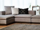 【マルイチセーリング/MARUICHI Selling / GOODS】のGIRARE2 3P SOFA / ジラーレ2 3人掛けソファ オプションのウッドベース取り付けイメージ。座面高、アーム高が共に4.5cm高くなります。ベースと各ソ|ID: prp329100000008228 ipo3291000000037267523