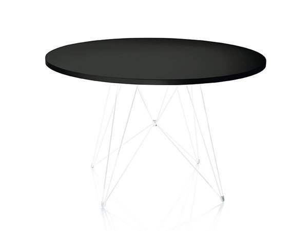 【マジス/MAGIS / GOODS】のXZ3 / XZ3 丸型テーブル インテリア・キッズ・メンズ・レディースファッション・服の通販 founy(ファニー) 　スタイリッシュ　Stylish, Fashionable　テーブル　Table, Dining Table　モダン　Modern, Contemporary　ラウンド　Round, Round Neck　ホーム・キャンプ・アウトドア・お取り寄せ　Home Living / Home & Lifestyle / Camping Gear / Outdoor Camping　家具・インテリア　Home Furniture & Interior. Stylish & Functional Living Spaces　テーブル　Dining, Coffee & Side Tables　ダイニングテーブル・食卓テーブル　Dining Tables　天板ブラック、脚ホワイト|ID: prp329100000008236 ipo3291000000036818028