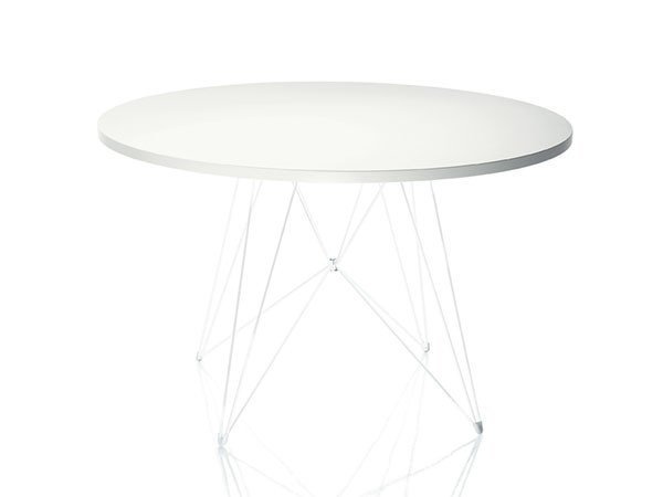 【マジス/MAGIS / GOODS】のXZ3 / XZ3 丸型テーブル インテリア・キッズ・メンズ・レディースファッション・服の通販 founy(ファニー) 　スタイリッシュ　Stylish, Fashionable　テーブル　Table, Dining Table　モダン　Modern, Contemporary　ラウンド　Round, Round Neck　ホーム・キャンプ・アウトドア・お取り寄せ　Home Living / Home & Lifestyle / Camping Gear / Outdoor Camping　家具・インテリア　Home Furniture & Interior. Stylish & Functional Living Spaces　テーブル　Dining, Coffee & Side Tables　ダイニングテーブル・食卓テーブル　Dining Tables　天板ホワイト、脚ホワイト|ID: prp329100000008236 ipo3291000000036818044