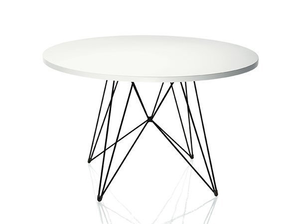 【マジス/MAGIS / GOODS】のXZ3 / XZ3 丸型テーブル インテリア・キッズ・メンズ・レディースファッション・服の通販 founy(ファニー) 　スタイリッシュ　Stylish, Fashionable　テーブル　Table, Dining Table　モダン　Modern, Contemporary　ラウンド　Round, Round Neck　ホーム・キャンプ・アウトドア・お取り寄せ　Home Living / Home & Lifestyle / Camping Gear / Outdoor Camping　家具・インテリア　Home Furniture & Interior. Stylish & Functional Living Spaces　テーブル　Dining, Coffee & Side Tables　ダイニングテーブル・食卓テーブル　Dining Tables　天板ホワイト、脚ブラック|ID: prp329100000008236 ipo3291000000036818045