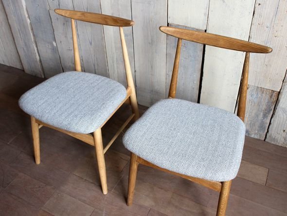 【アデペシュ/a.depeche / GOODS】のSORM dining chair / ソルム ダイニングチェア インテリア・キッズ・メンズ・レディースファッション・服の通販 founy(ファニー) 　フレーム　Frame, Outline　ホーム・キャンプ・アウトドア・お取り寄せ　Home Living / Home & Lifestyle / Camping Gear / Outdoor Camping　家具・インテリア　Home Furniture & Interior. Stylish & Functional Living Spaces　チェア・椅子　Seating & Chairs　ダイニングチェア・木製チェア　Dining Chairs　フレームはナチュラル(左 / 本商品)とブラウン(右)の2色展開です。|ID: prp329100000008283 ipo3291000000034640304