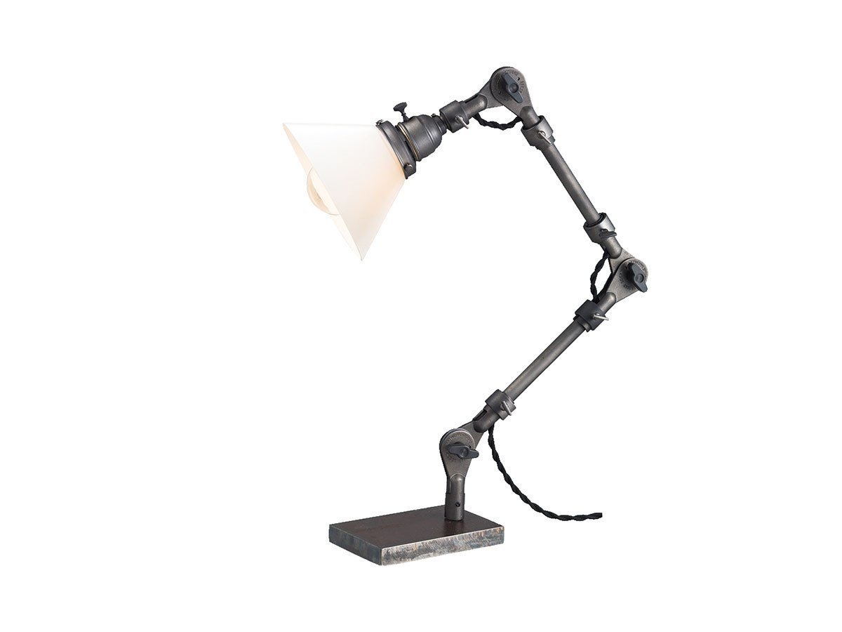 【フライミー ファクトリー/FLYMEe Factory / GOODS】のCUSTOM SERIES Engineer Desk Lamp × Trans Mini / カスタムシリーズ エンジニアデスクランプ × トランス(ミニ) インテリア・キッズ・メンズ・レディースファッション・服の通販 founy(ファニー) 　送料無料　Free Shipping　ガラス　Glass　シンプル　Simple　デスク　Desk　フォルム　Form　台形　Trapezoid　ホーム・キャンプ・アウトドア・お取り寄せ　Home,Garden,Outdoor,Camping Gear　家具・インテリア　Home Furniture & Interior. Stylish & Functional Living Spaces　ライト・照明　Lighting & Light Fixtures　デスクライト・テーブルライト　Desk Light/Table Light　シェード:ホワイト|ID: prp329100000008284 ipo3291000000030625524