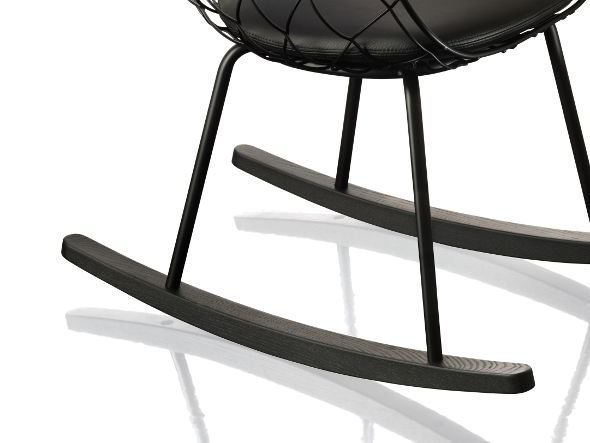 【マジス/MAGIS / GOODS】のPINA Rocking chair / ピーニャ ロッキングチェア ブラックレザー × 塗装脚 人気、トレンドファッション・服の通販 founy(ファニー) 　送料無料　Free Shipping　ウッド　Wood　フレーム　Flame　ワイヤー　Wire　ホーム・キャンプ・アウトドア・お取り寄せ　Home,Garden,Outdoor,Camping Gear　家具・インテリア　Furniture　チェア・椅子　Chair　ロッキングチェア　Rocking Chair　other-5|ID: prp329100000008551 ipo3291000000031545740